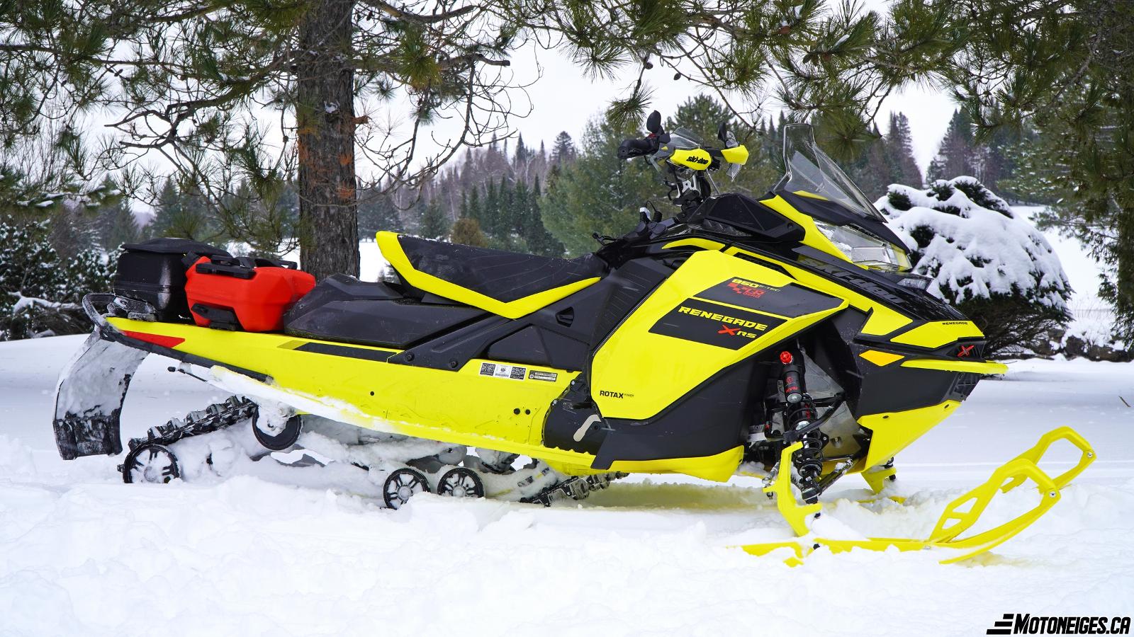 Snowmobile Ski-Doo Renegade X-RS 850 E-TEC 2021 Snowmobile Ski-Doo Renegade X-RS 850 E-TEC 2021