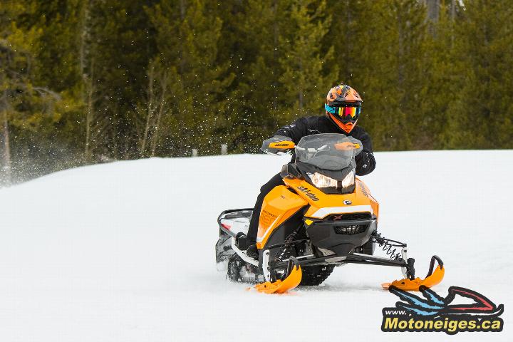 Motoneige Ski-Doo Renegade X 850 E-TEC 2017 Motoneige Ski-Doo Renegade X 850 E-TEC 2017