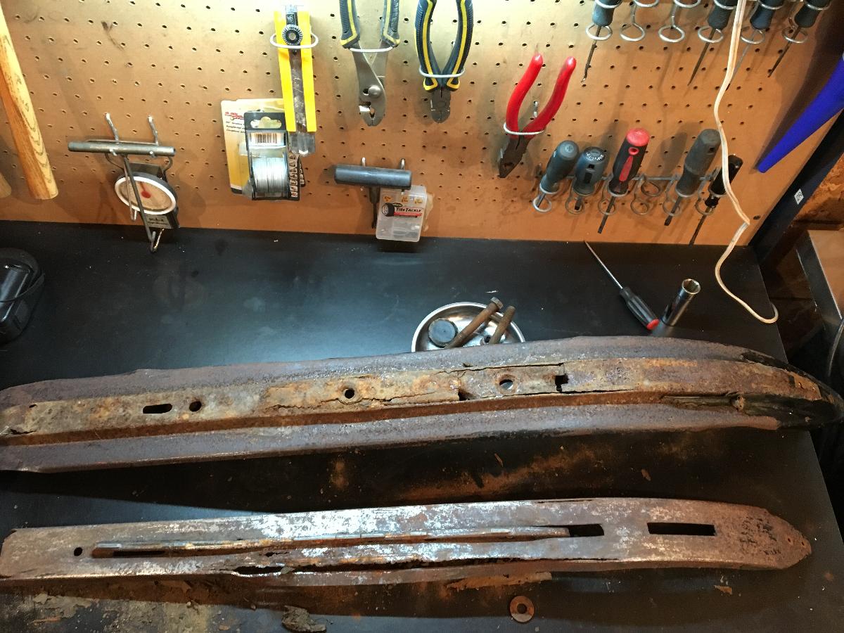 A Rebuild by Sledmagazine.com - Part 4 : 2 small skis, a lot of welding and a little powdercoat! -snowmobiles - snowmobilers A Rebuild by Sledmagazine.com - Part 4 : 2 small skis, a lot of welding and a little powdercoat! -snowmobiles - snowmobilers