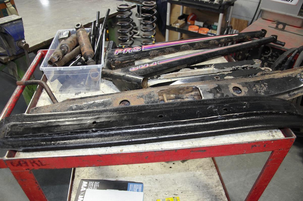 A Rebuild by Sledmagazine.com - Part 4 : 2 small skis, a lot of welding and a little powdercoat! -snowmobiles - snowmobilers A Rebuild by Sledmagazine.com - Part 4 : 2 small skis, a lot of welding and a little powdercoat! -snowmobiles - snowmobilers