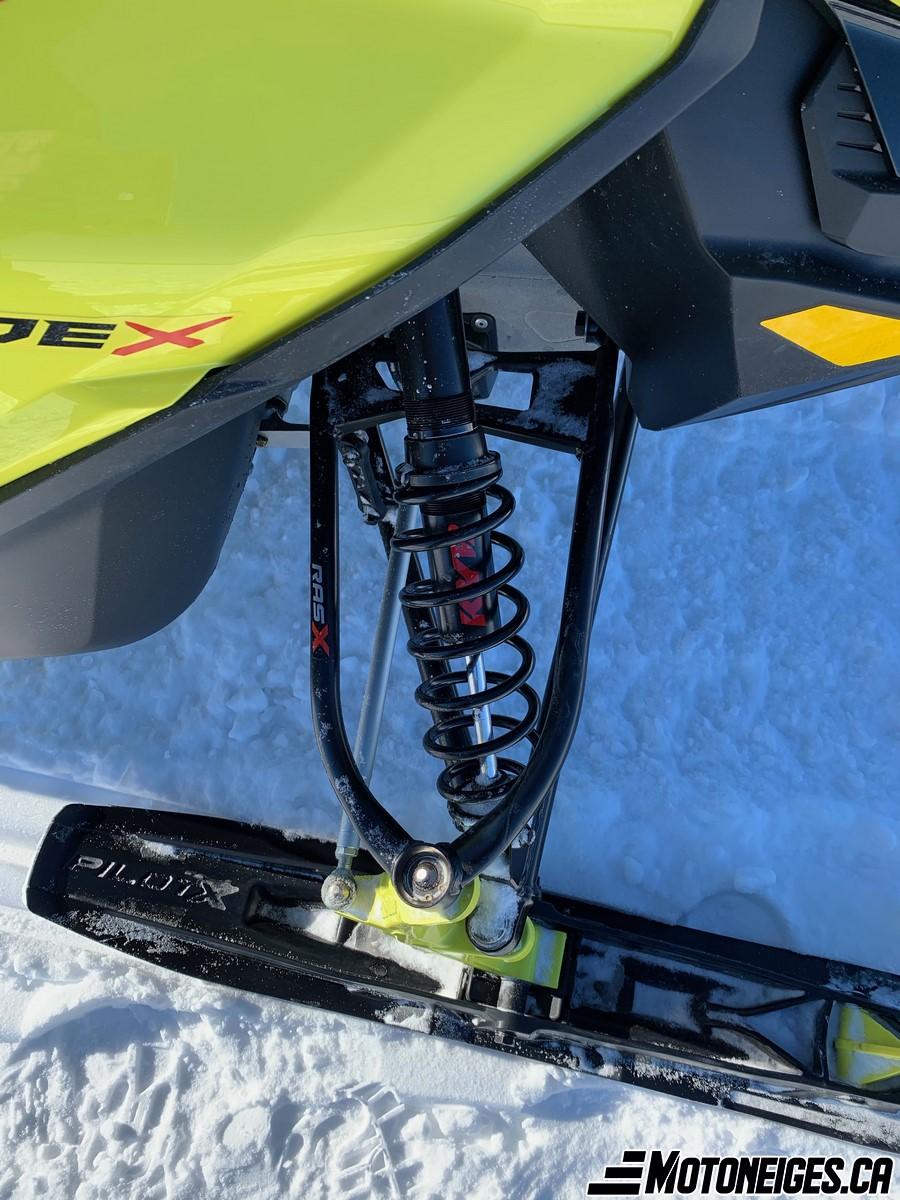 Ski-Doo Renegade X 900 ACE Turbo 2021 – Premières Impressions - Motoneige - Motoneigiste Ski-Doo Renegade X 900 ACE Turbo 2021 – Premières Impressions - Motoneige - Motoneigiste