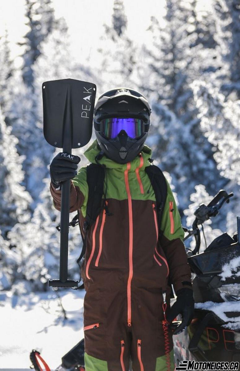 PEAK OUTERWEAR — Premières impressions du monosuit « Black » - Motoneige PEAK OUTERWEAR — Premières impressions du monosuit « Black » - Motoneige